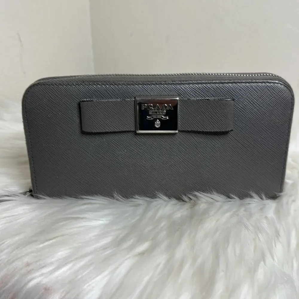 💯Authentic Prada Safiano Zipped Around Long Wallet 🍀
